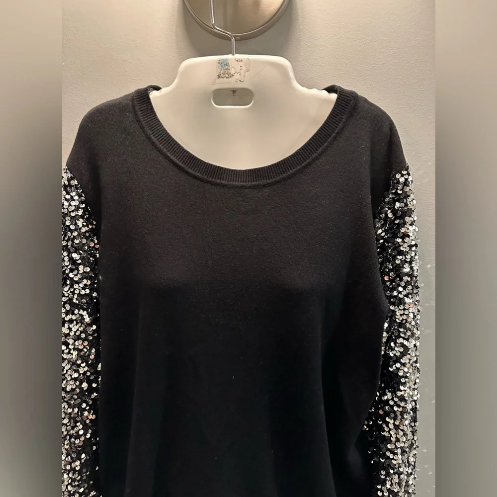 Siani Milano Weekend in Vegas Black with silver sequins top New with tags Size L